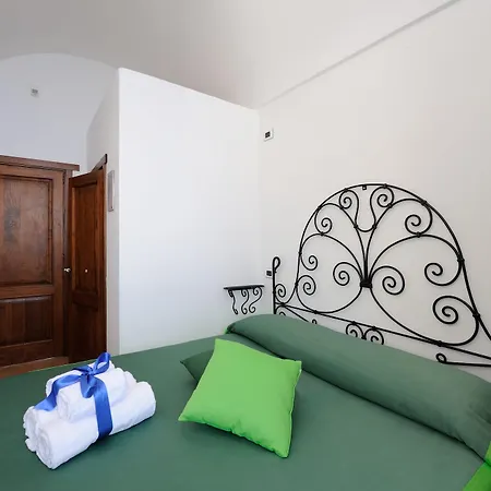 La Casa Del Melograno * Фуроре