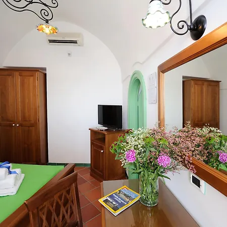 La Casa Del Melograno Фуроре