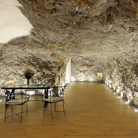 La Casa Del Melograno Фуроре