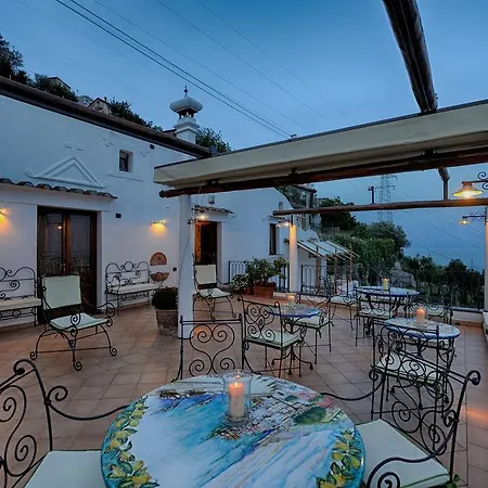 Villa La Casa Del Melograno *